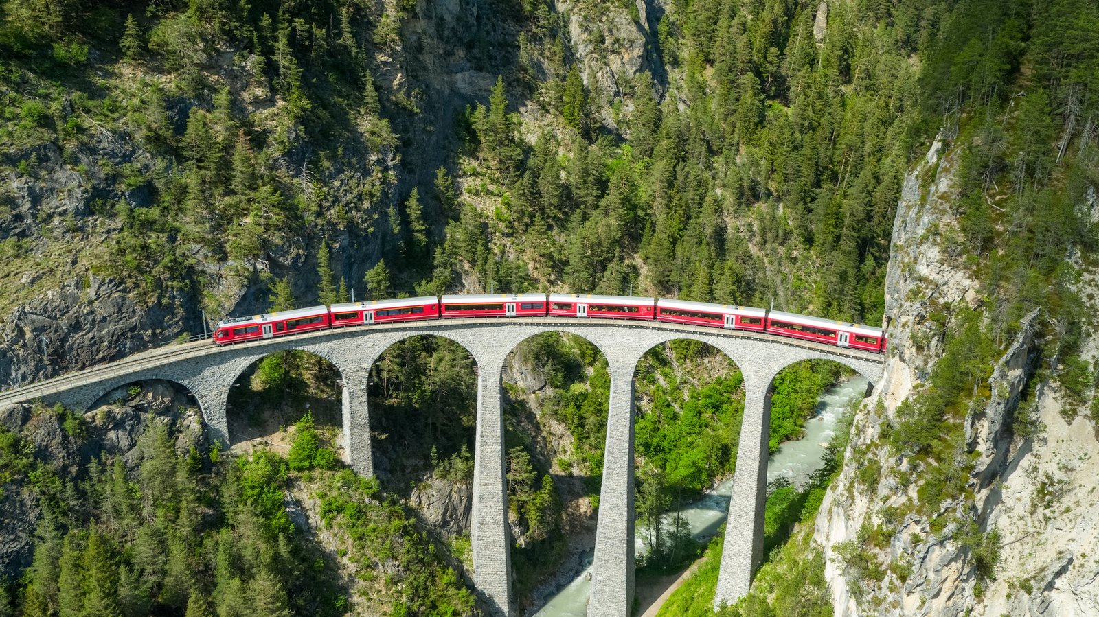 Panoramic Train Tours of Switzerland, Luxury and Confort