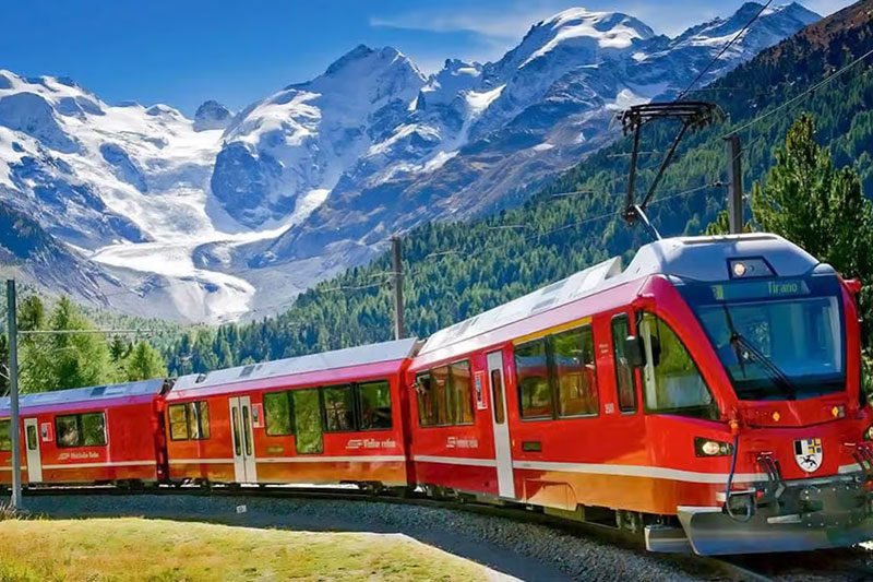Train in the Swiss Alps